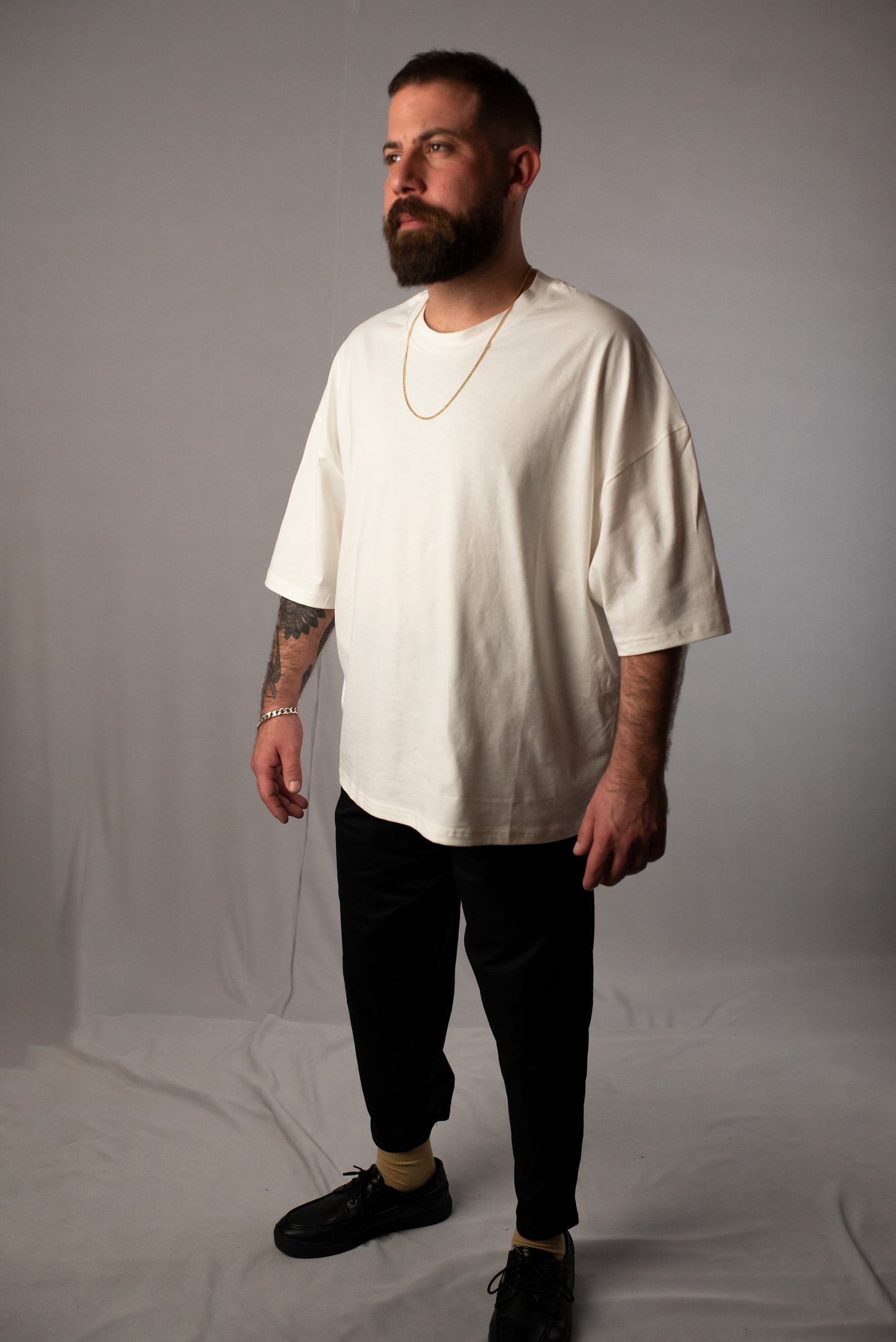 BIGGIE WHITE // OVERSIZED T-SHIRT.